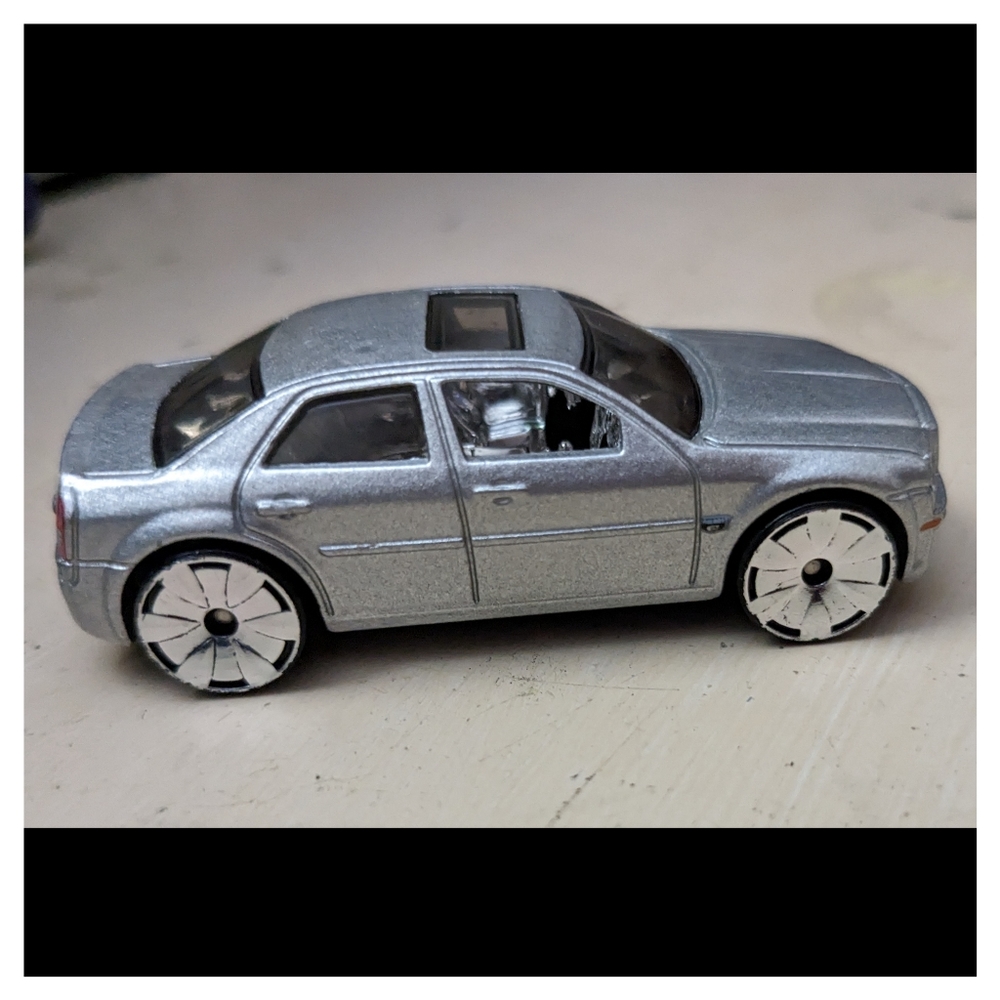 Vintage Hot Wheels DCC 2005 Chrysler 300C Hemi